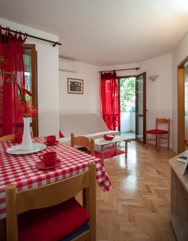 Kornelija 2 Appartement Podgora Kamer foto