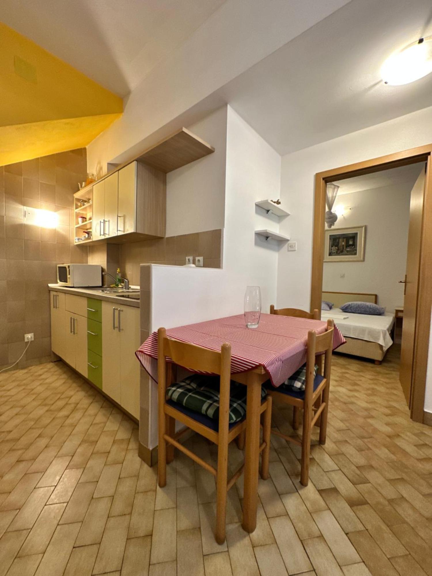 Kornelija 2 Appartement Podgora Buitenkant foto