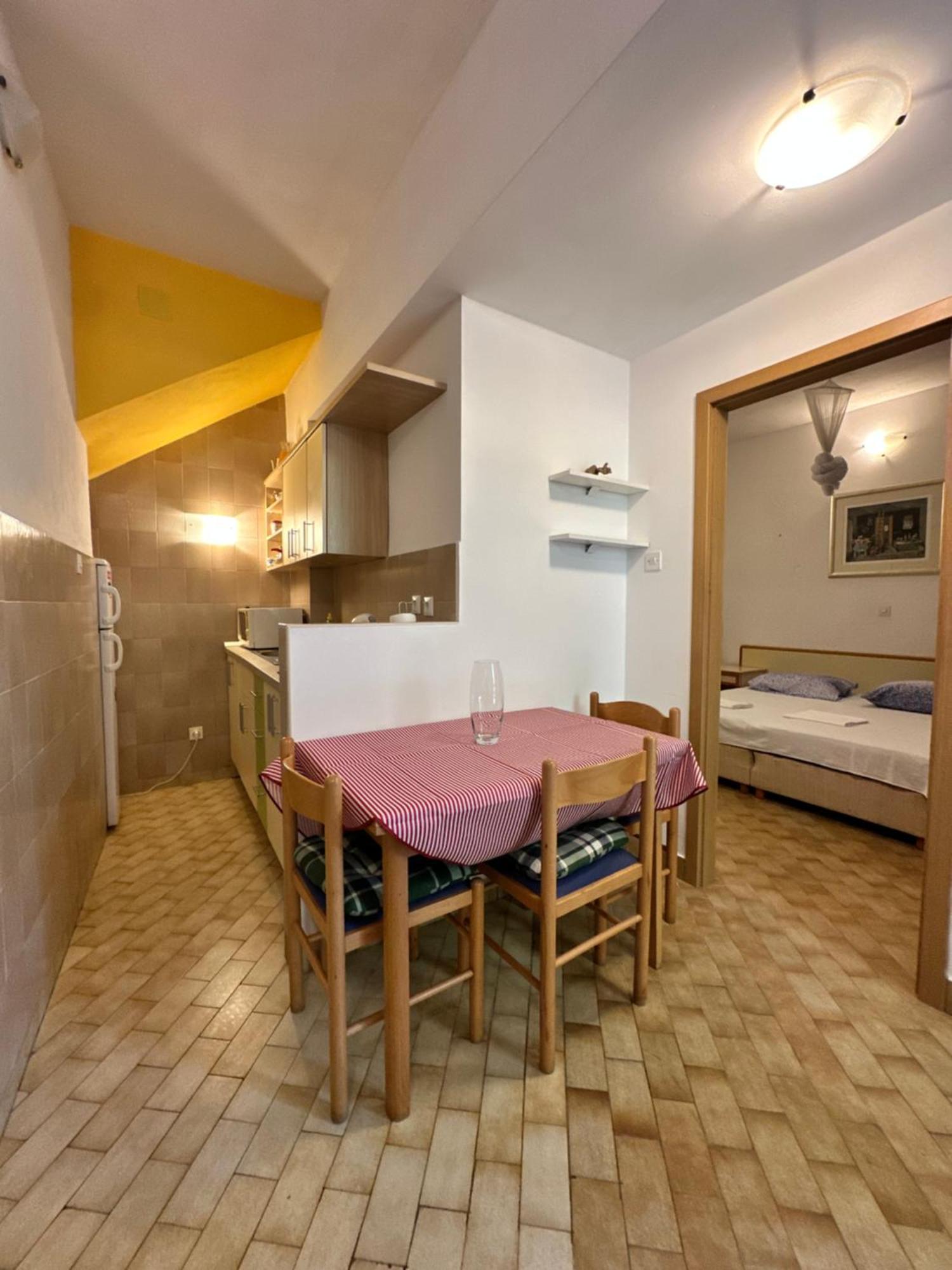 Kornelija 2 Appartement Podgora Buitenkant foto