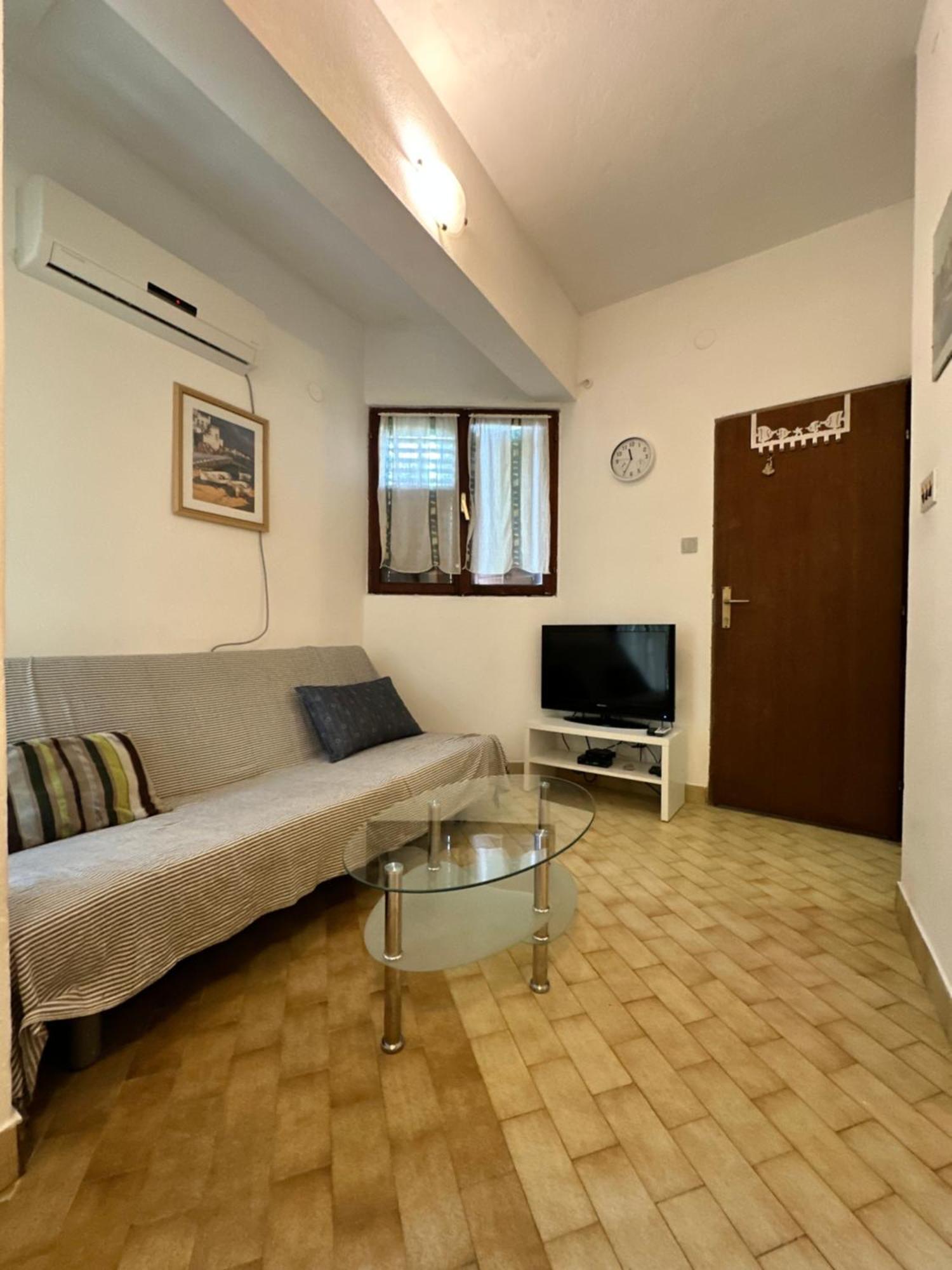 Kornelija 2 Appartement Podgora Buitenkant foto